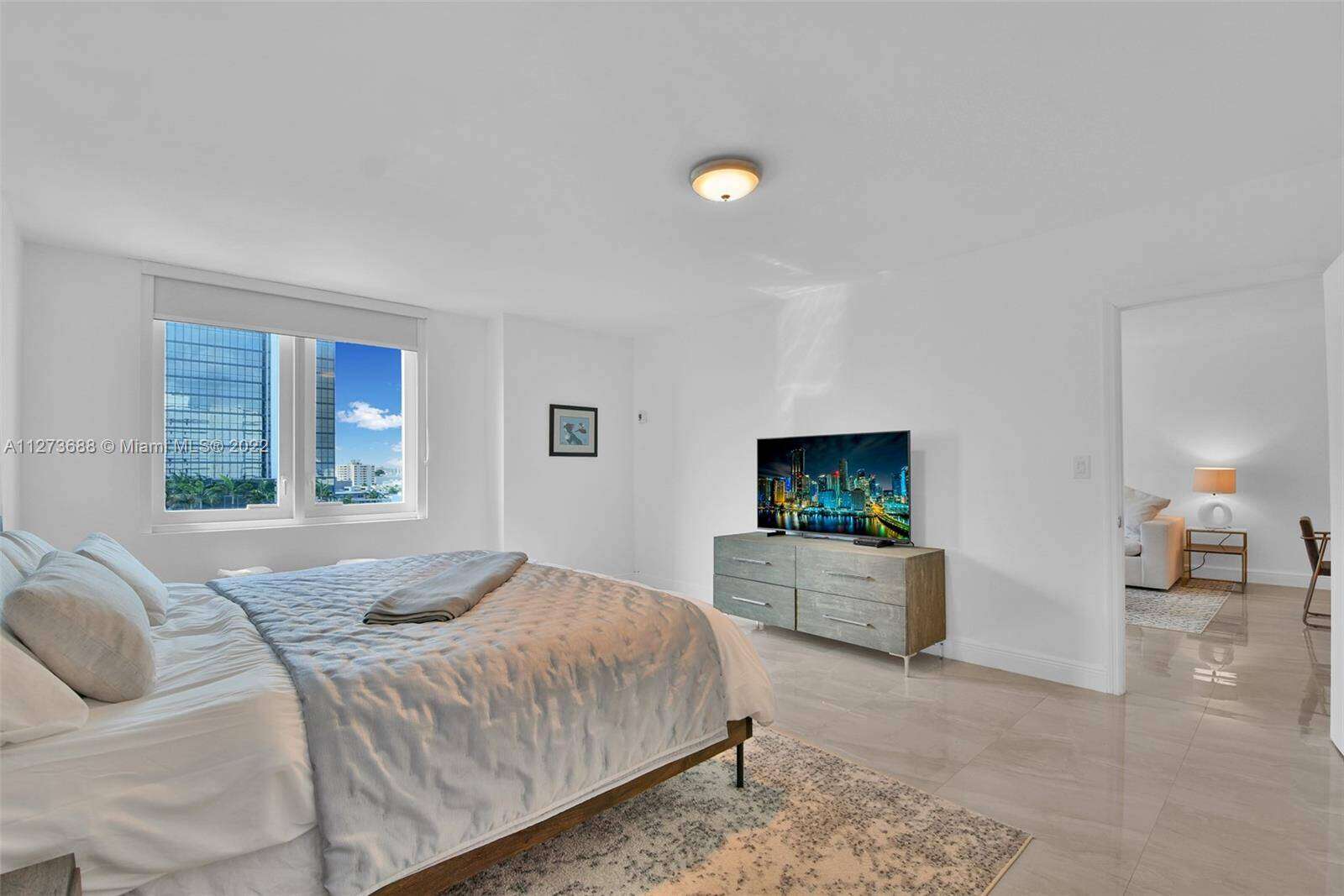 Roney Palace Unit #1002 | Picture 11