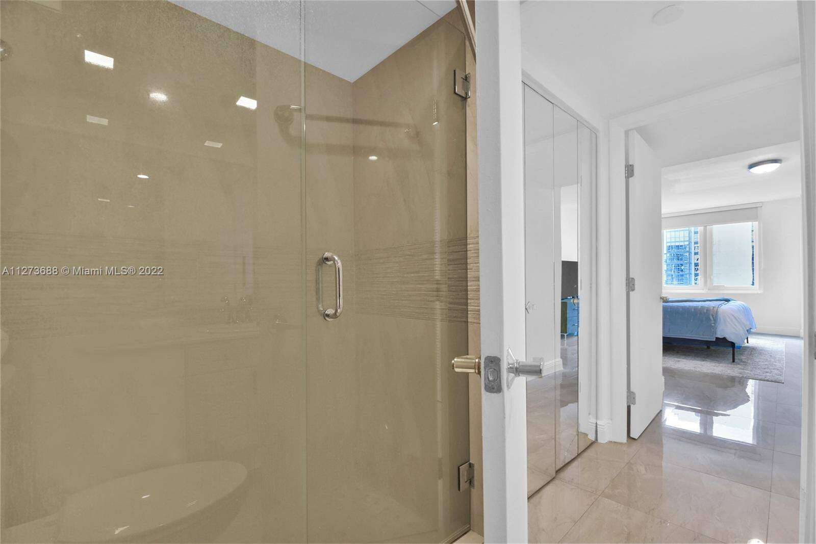 Roney Palace Unit #1002 | Picture 14