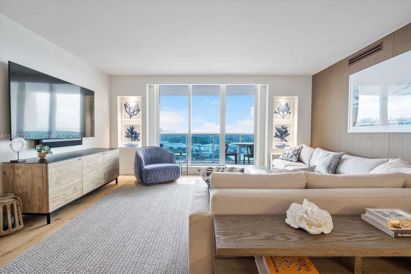 Roney Palace Unit #1536/1537 | Picture 11