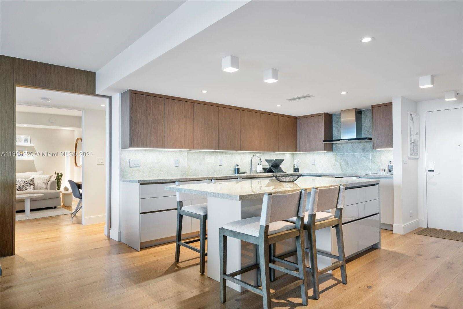 Roney Palace Unit #1536/1537 | Picture 8