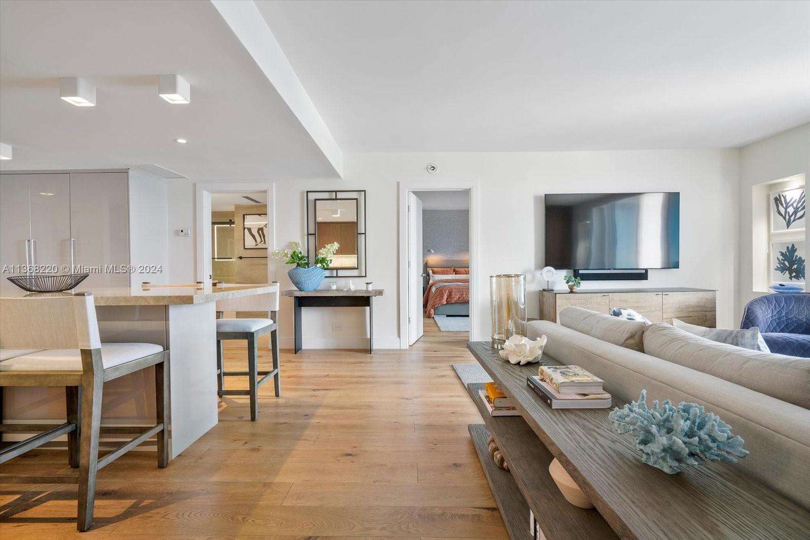 Roney Palace Unit #1536/1537 | Picture 9