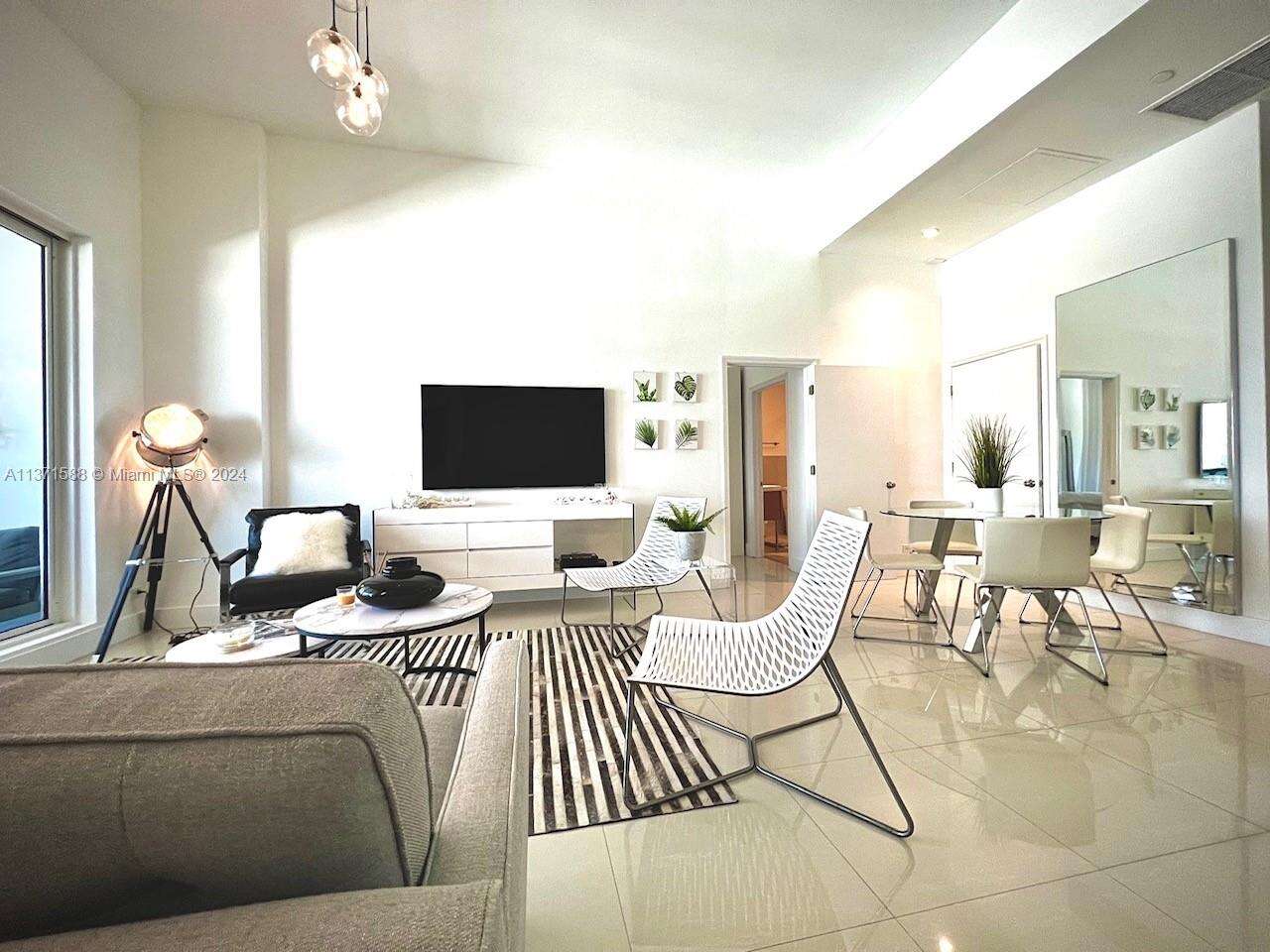 Roney Palace Unit #1626 | Picture 2