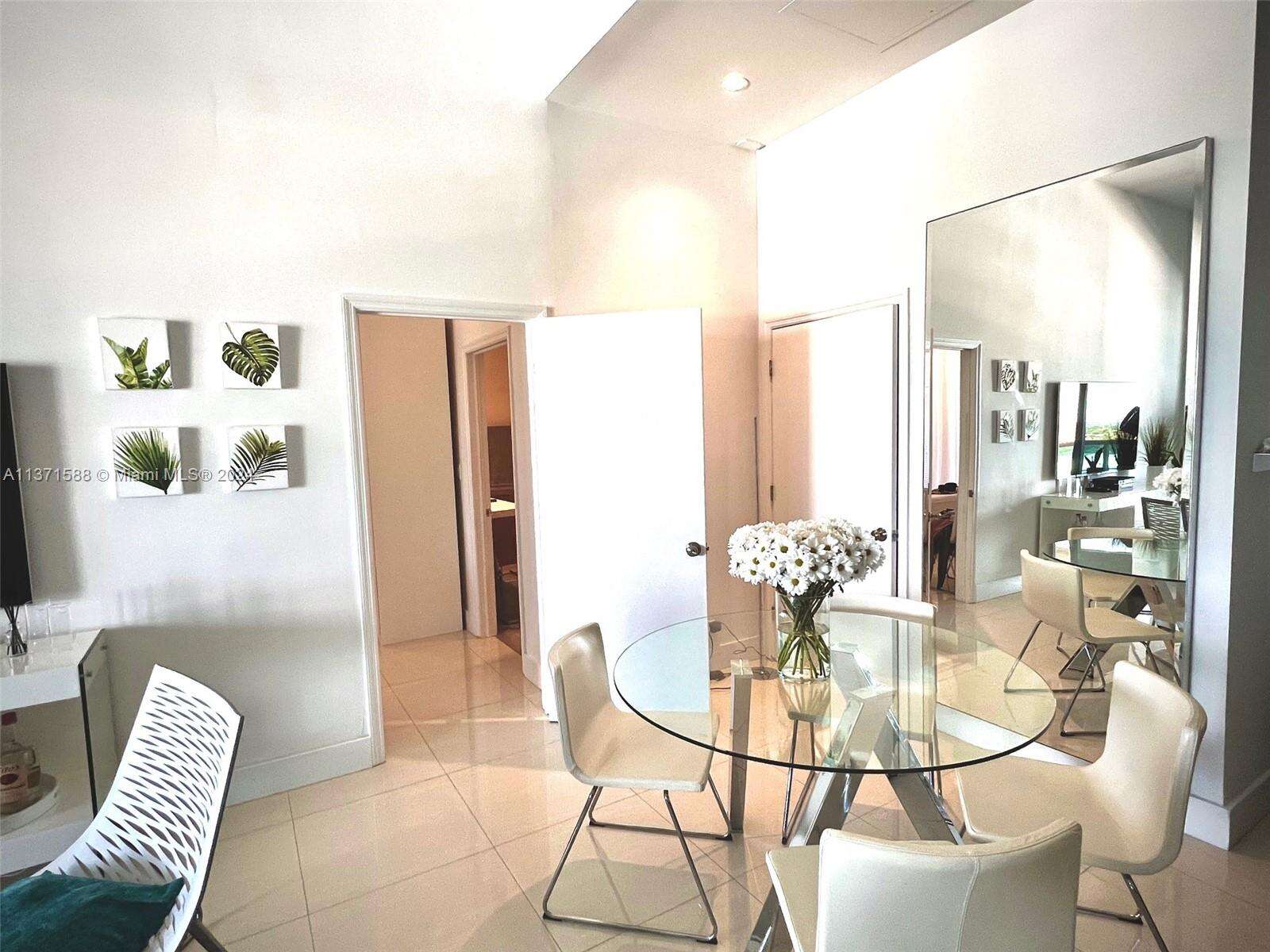 Roney Palace Unit #1626 | Picture 8