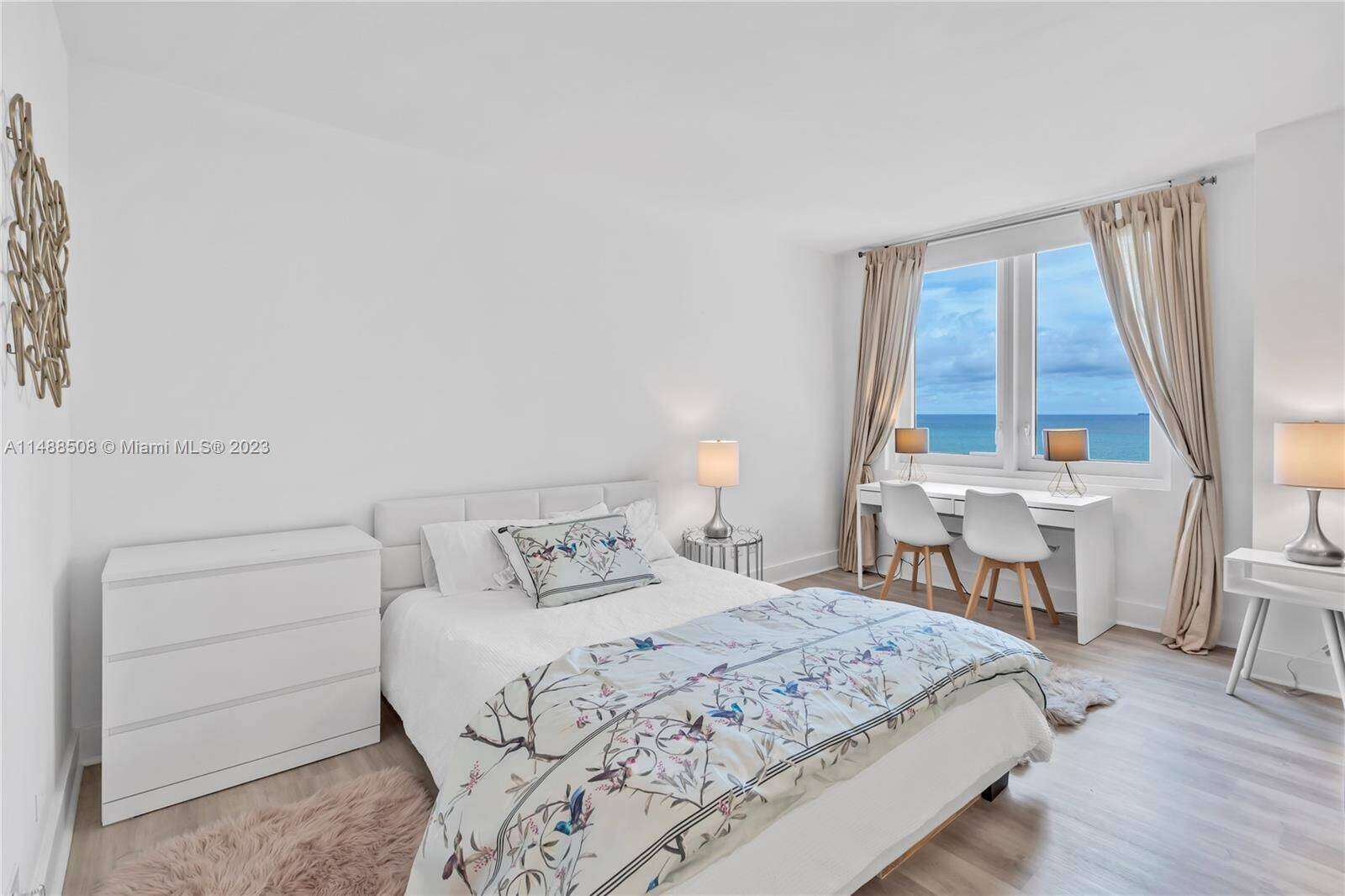 Roney Palace Unit #1423 | Picture 11