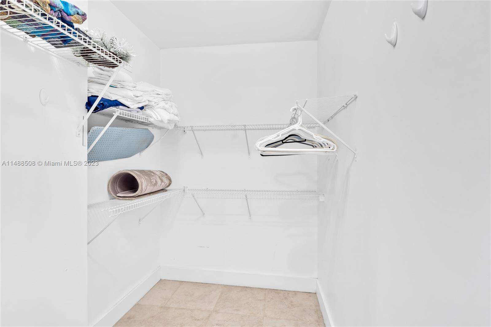 Roney Palace Unit #1423 | Picture 22