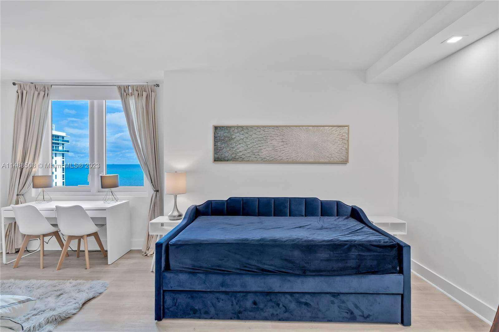 Roney Palace Unit #1423 | Picture 6