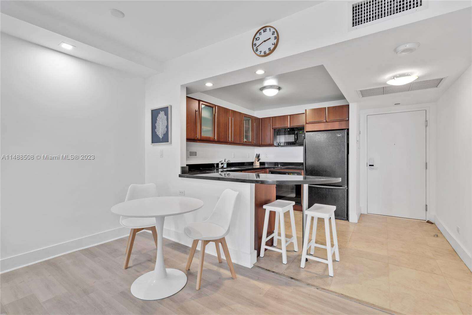 Roney Palace Unit #1423 | Picture 8