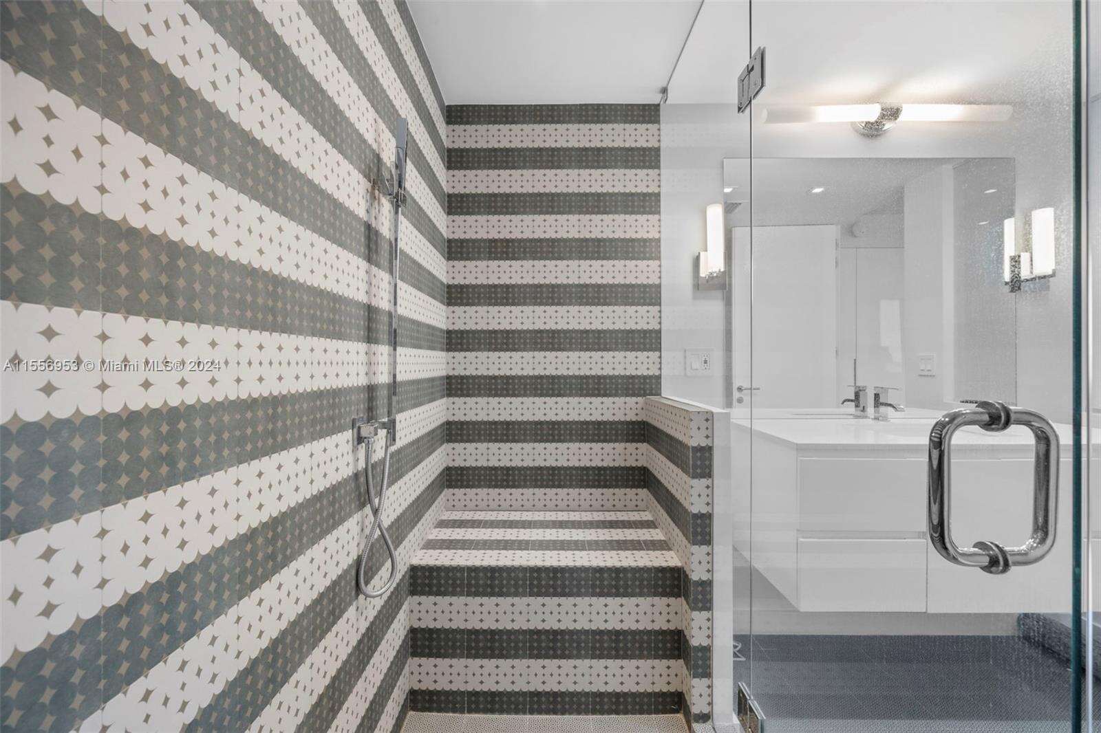 Roney Palace Unit #410 | Picture 28