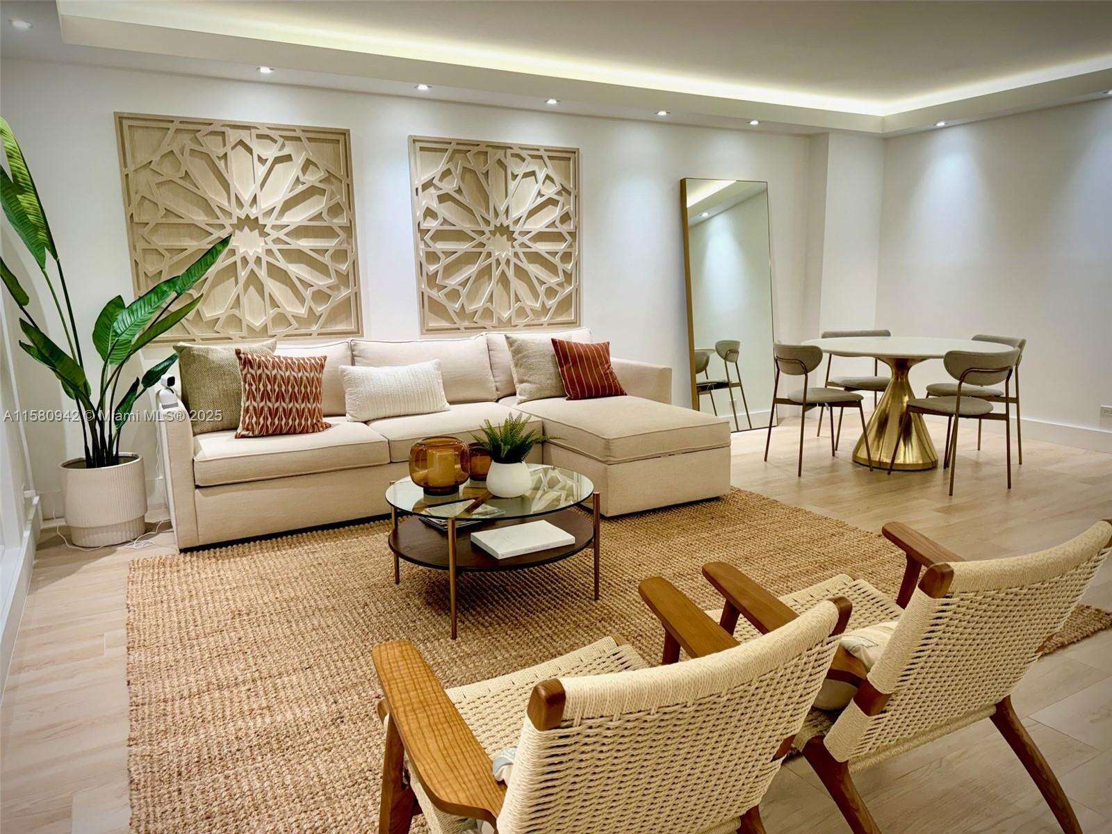 Roney Palace Unit #837 | Picture 2