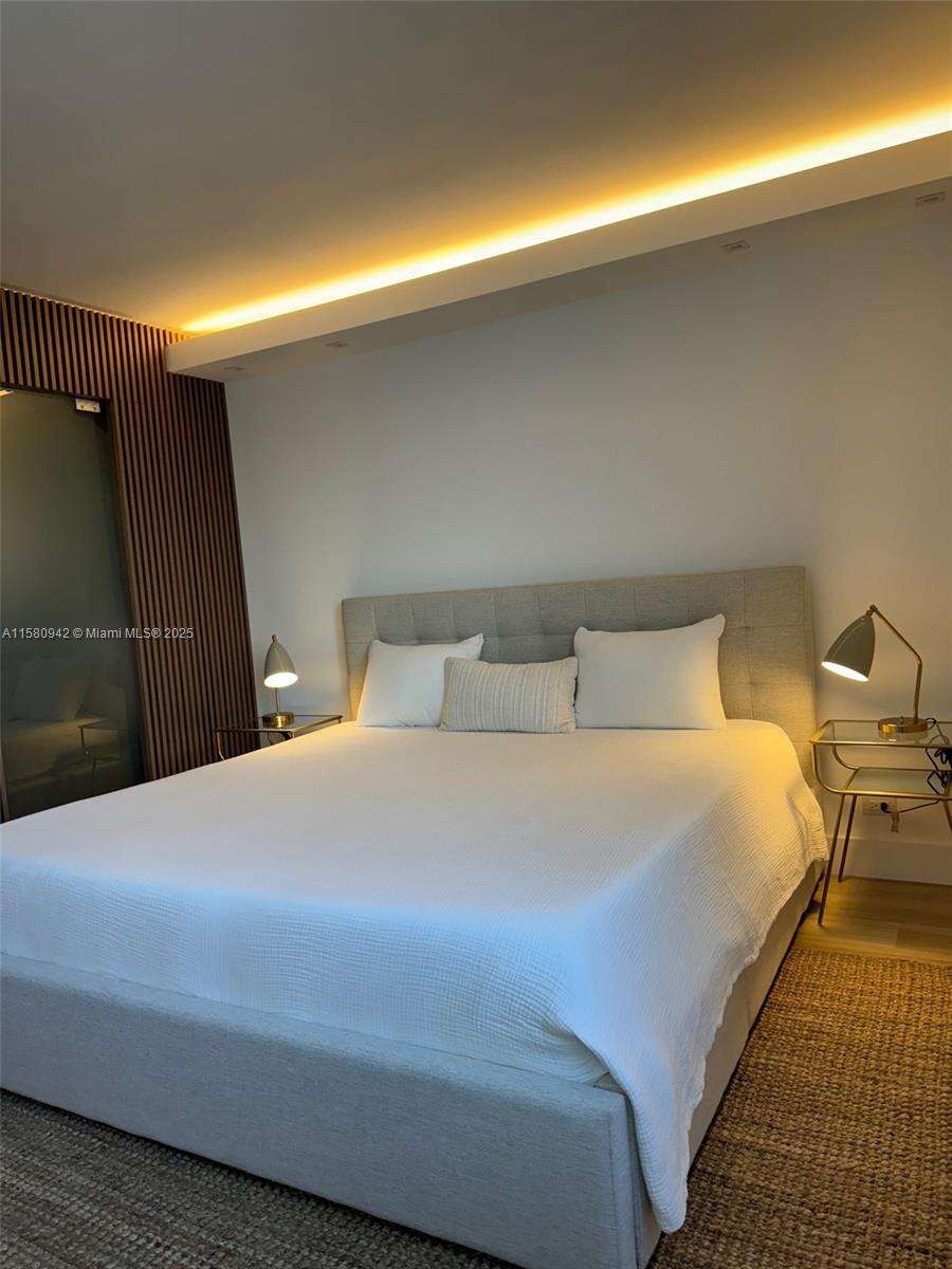 Roney Palace Unit #837 | Picture 11