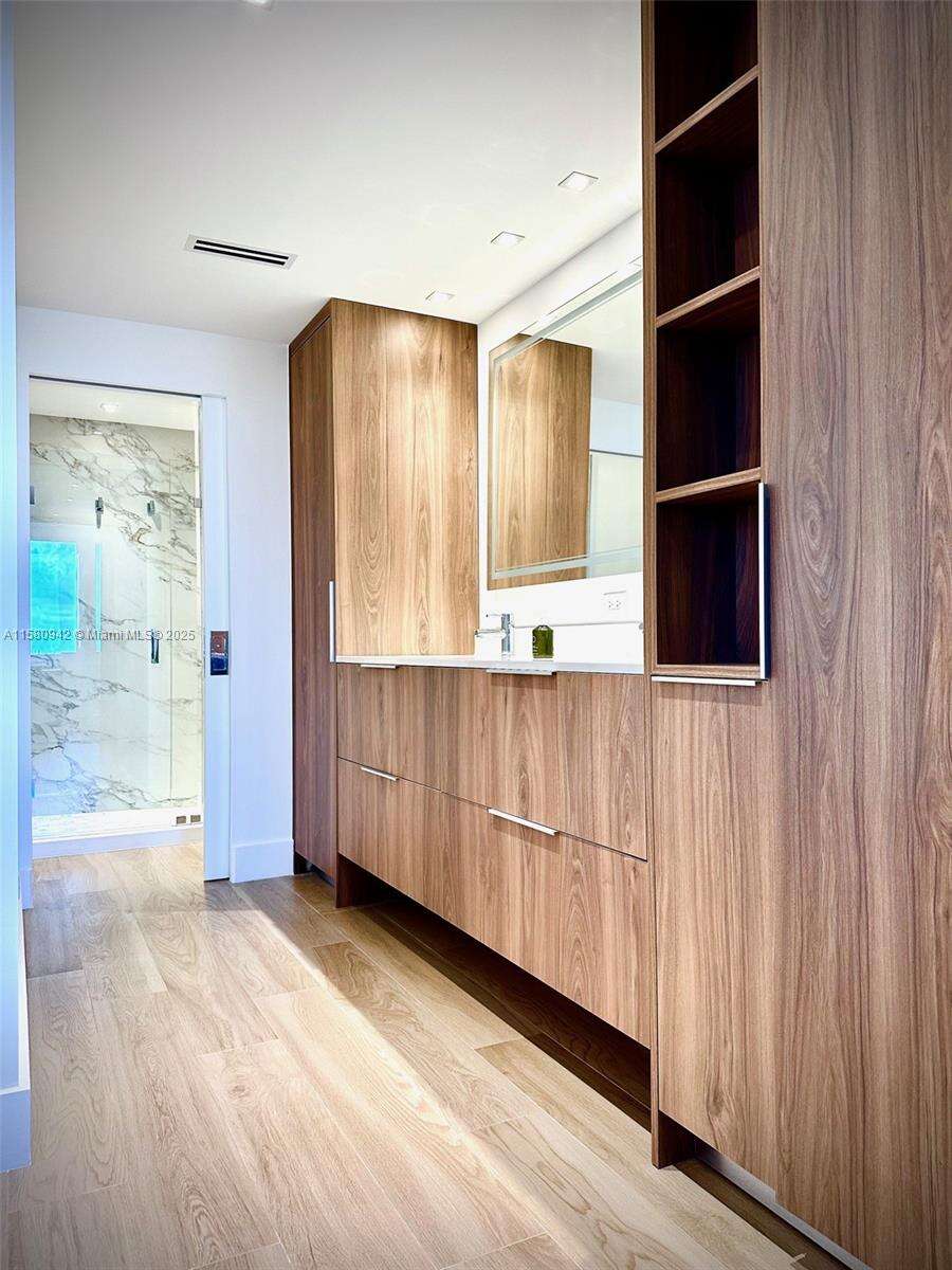 Roney Palace Unit #837 | Picture 27