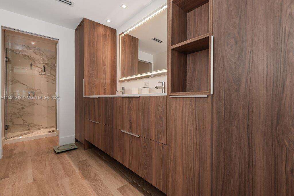 Roney Palace Unit #837 | Picture 28