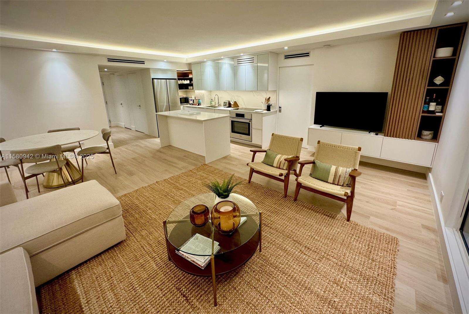 Roney Palace Unit #837 | Picture 5