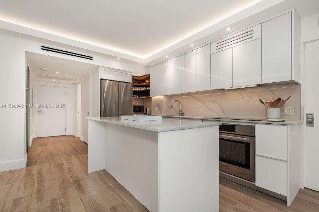 Roney Palace Unit #837 | Picture 9