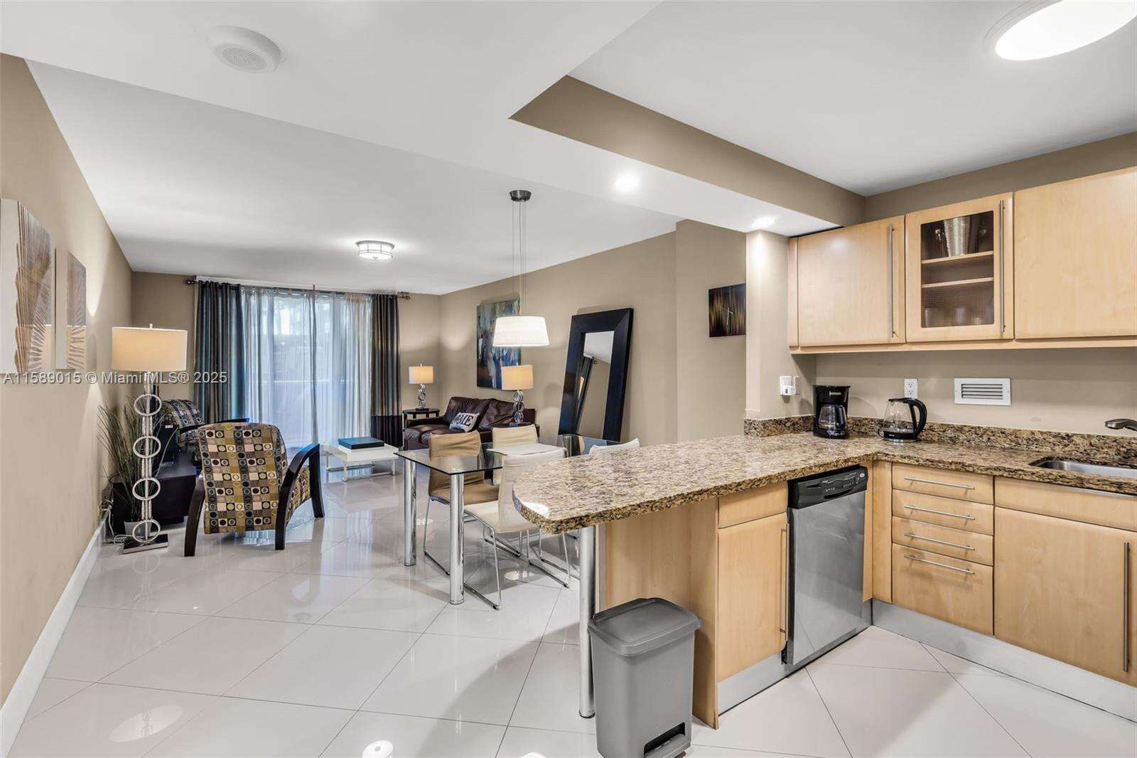 Roney Palace Unit #325 | Picture 31