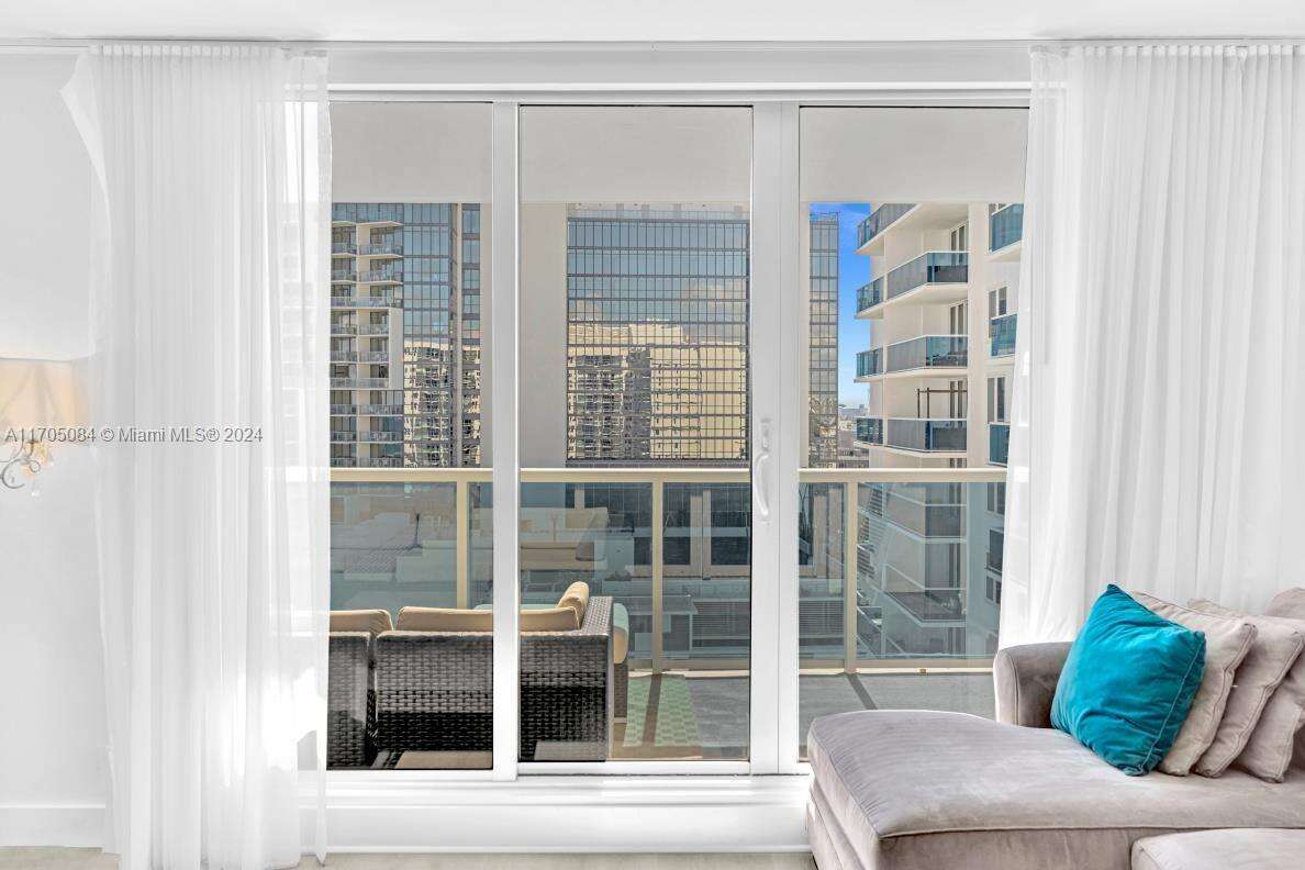 Roney Palace Unit #1202 | Picture 22