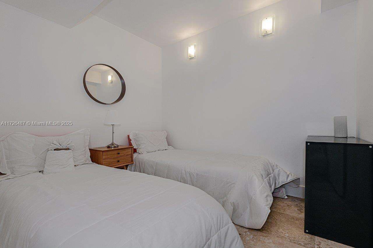 Roney Palace Unit #1515 | Picture 19