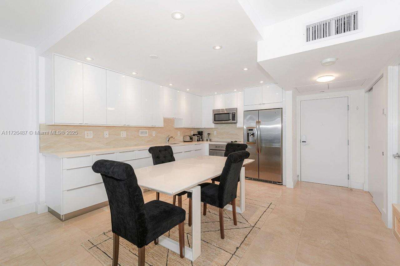 Roney Palace Unit #1515 | Picture 4