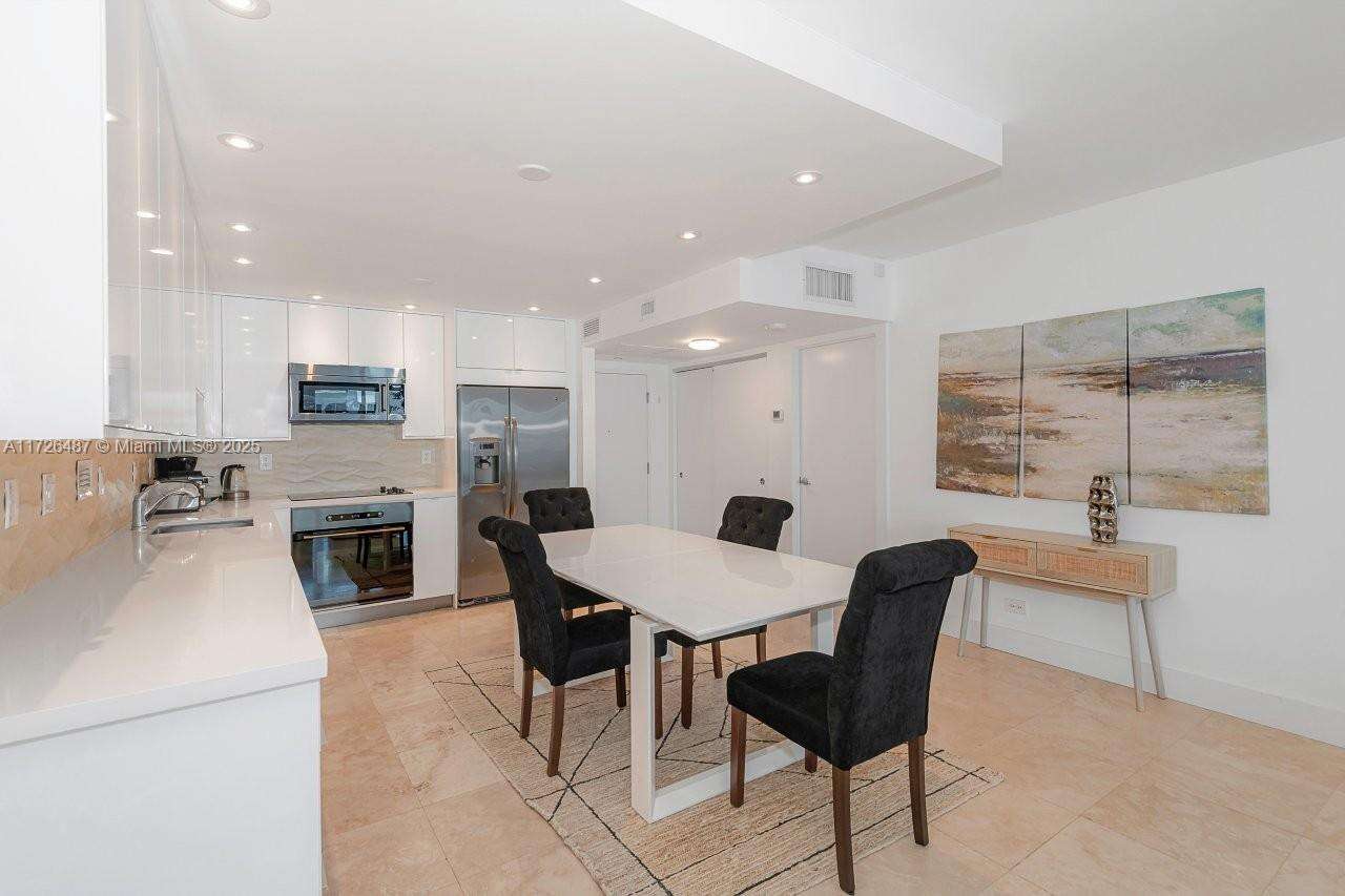 Roney Palace Unit #1515 | Picture 8