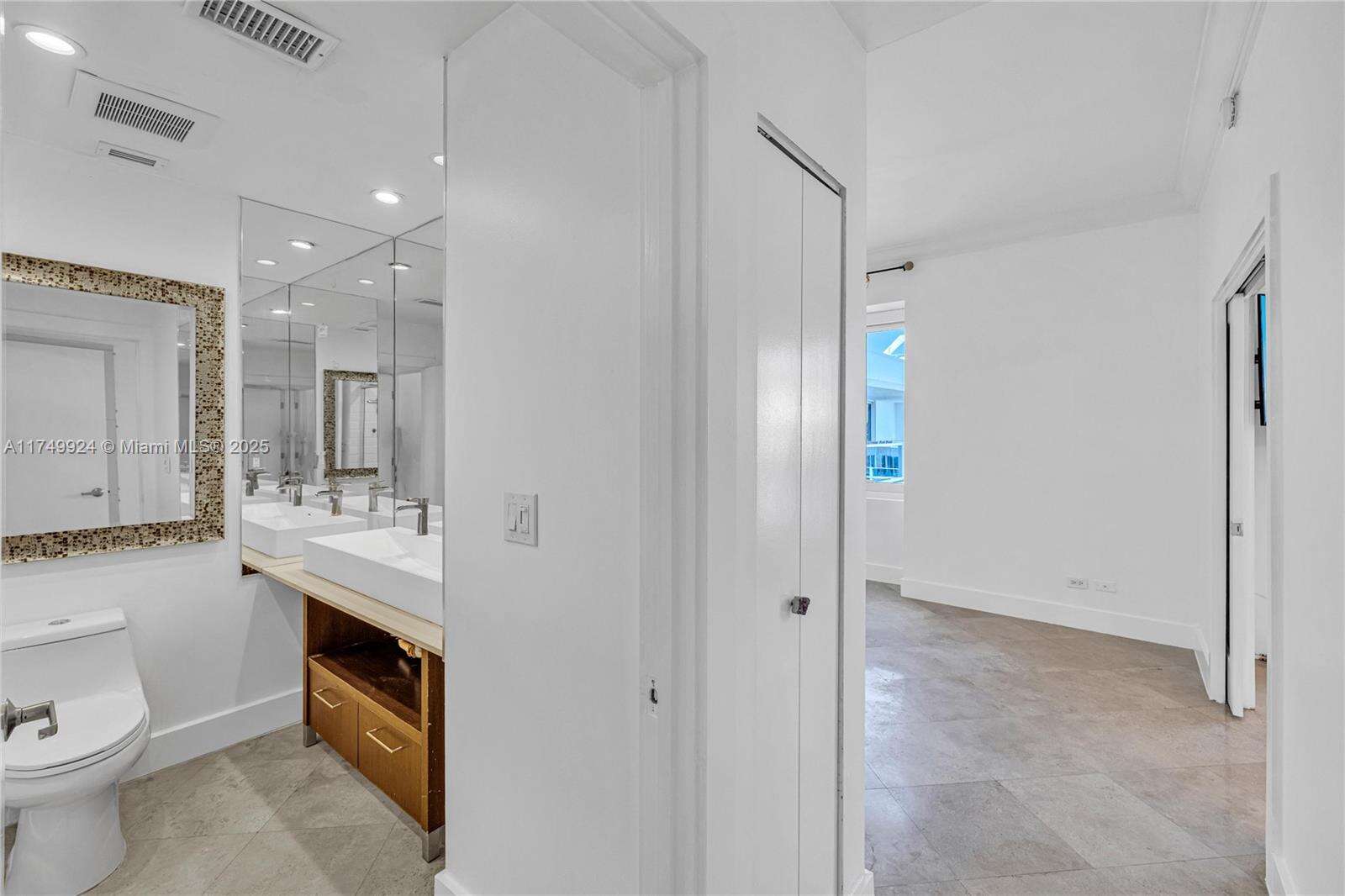 Roney Palace Unit #PH18 | Picture 18