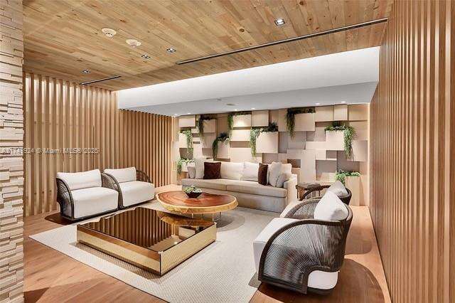 Roney Palace Unit #PH18 | Picture 4