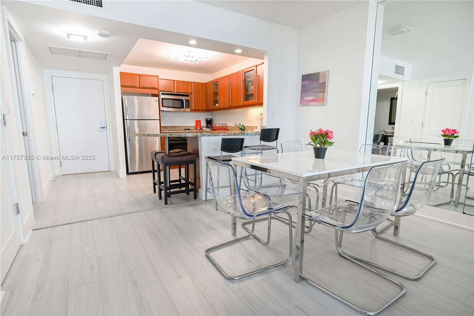 Roney Palace Unit #921 | Picture 13