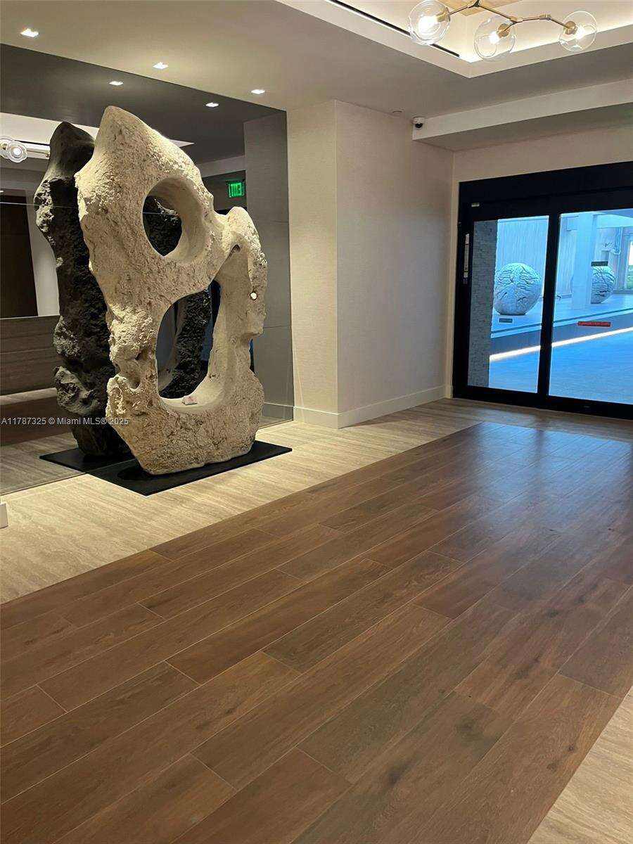 Roney Palace Unit #628 | Picture 17