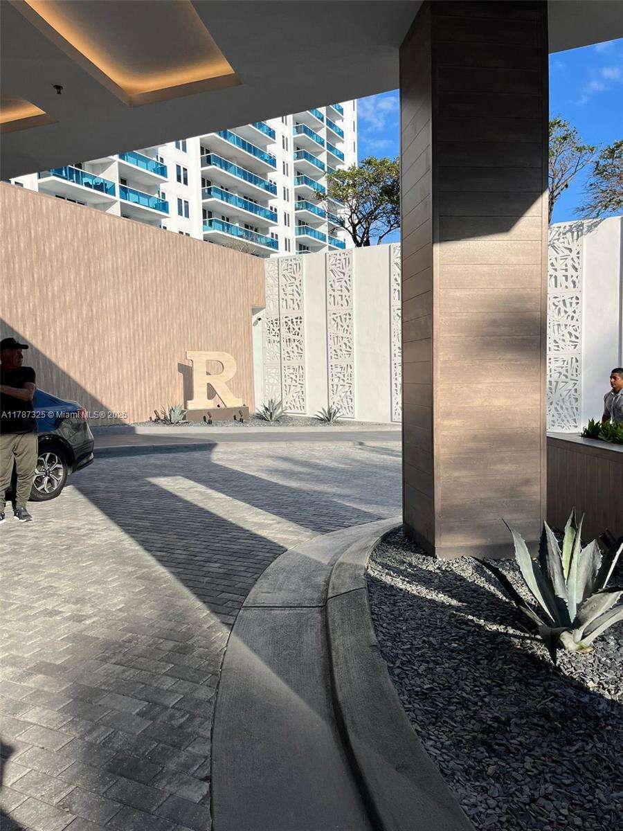 Roney Palace Unit #628 | Picture 10