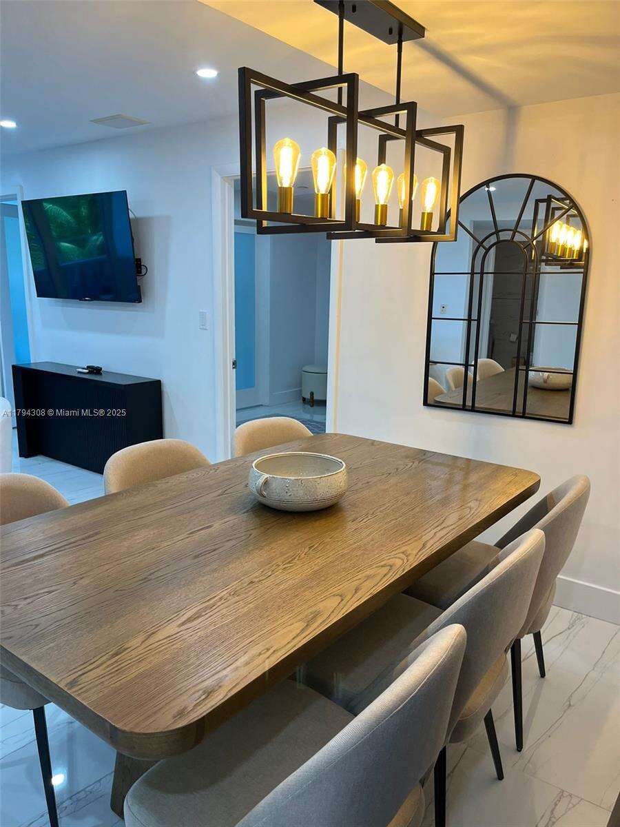 Roney Palace Unit #326 | Picture 5