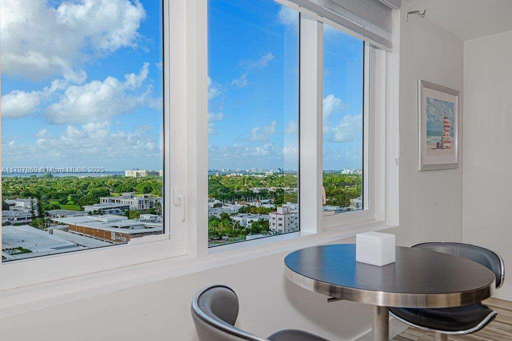 Roney Palace Unit #1532 | Picture 15