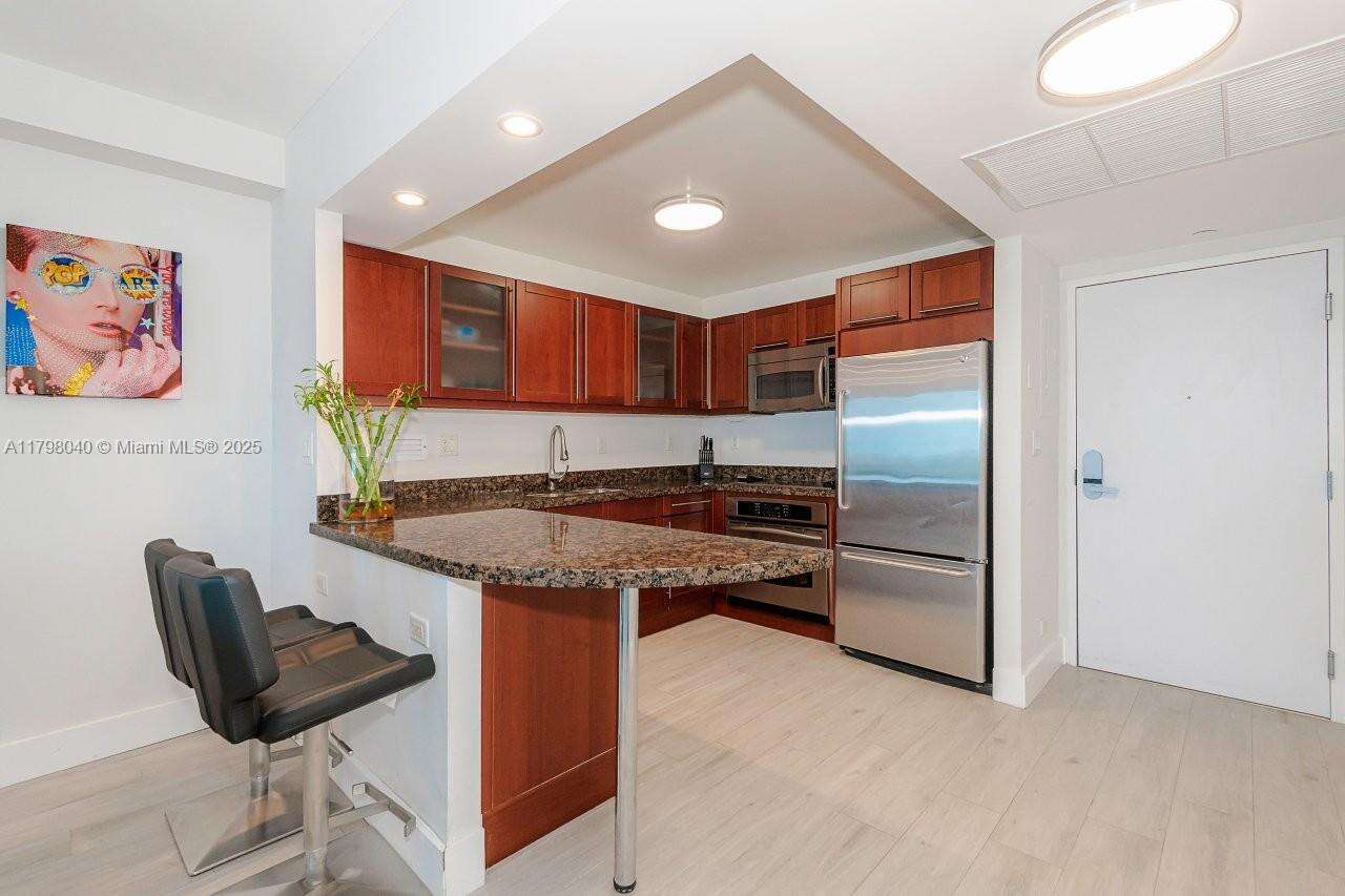 Roney Palace Unit #1531 | Picture 18