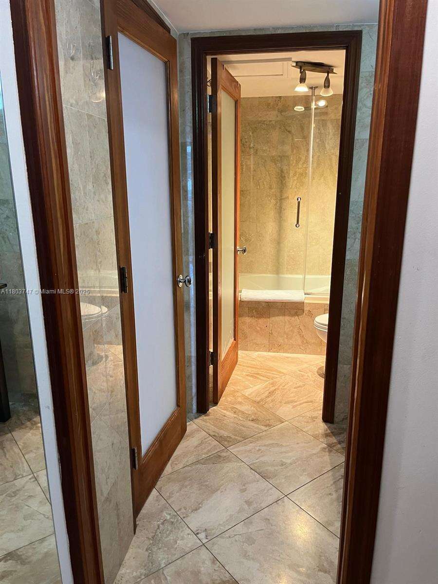 Roney Palace Unit #731 | Picture 15