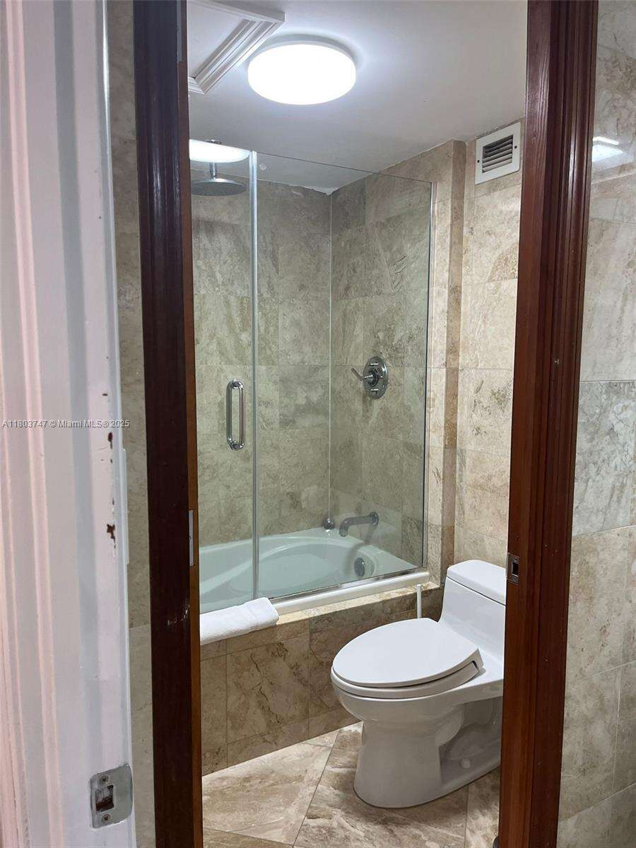 Roney Palace Unit #731 | Picture 16