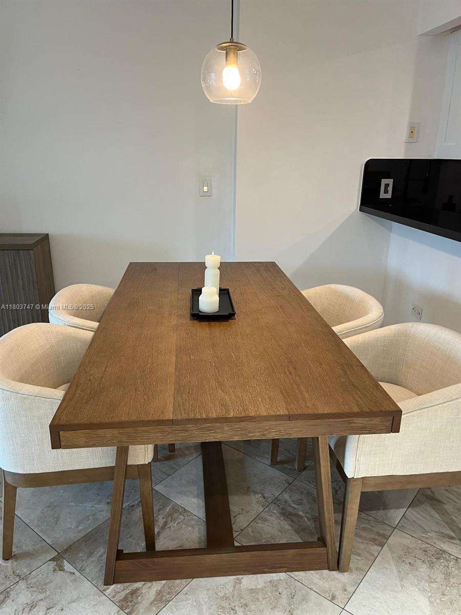 Roney Palace Unit #731 | Picture 4