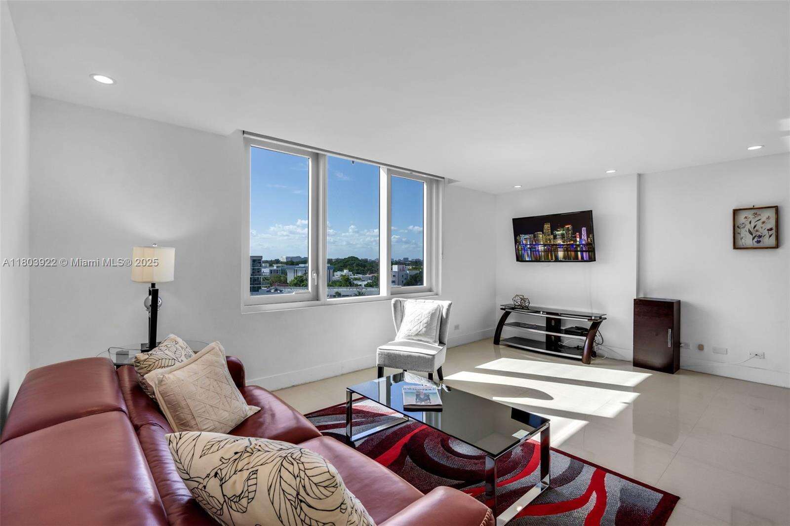 Roney Palace Unit #727 | Picture 7