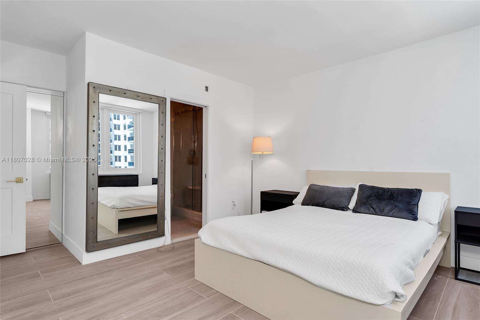 Roney Palace Unit #1019 | Picture 25