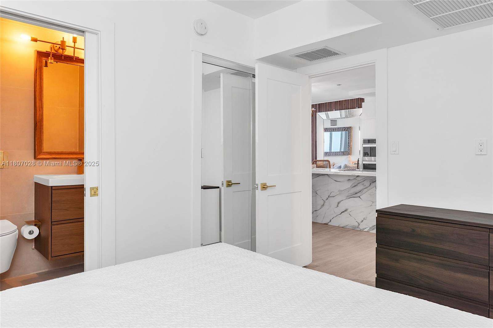 Roney Palace Unit #1019 | Picture 31