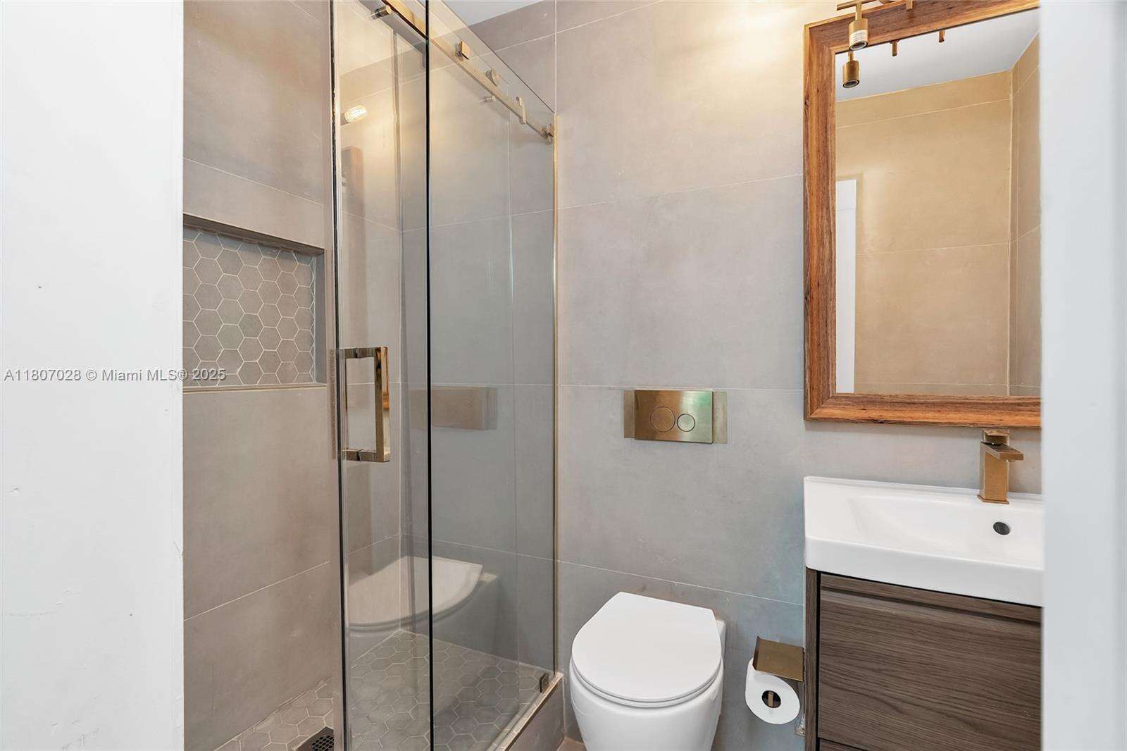 Roney Palace Unit #1019 | Picture 34