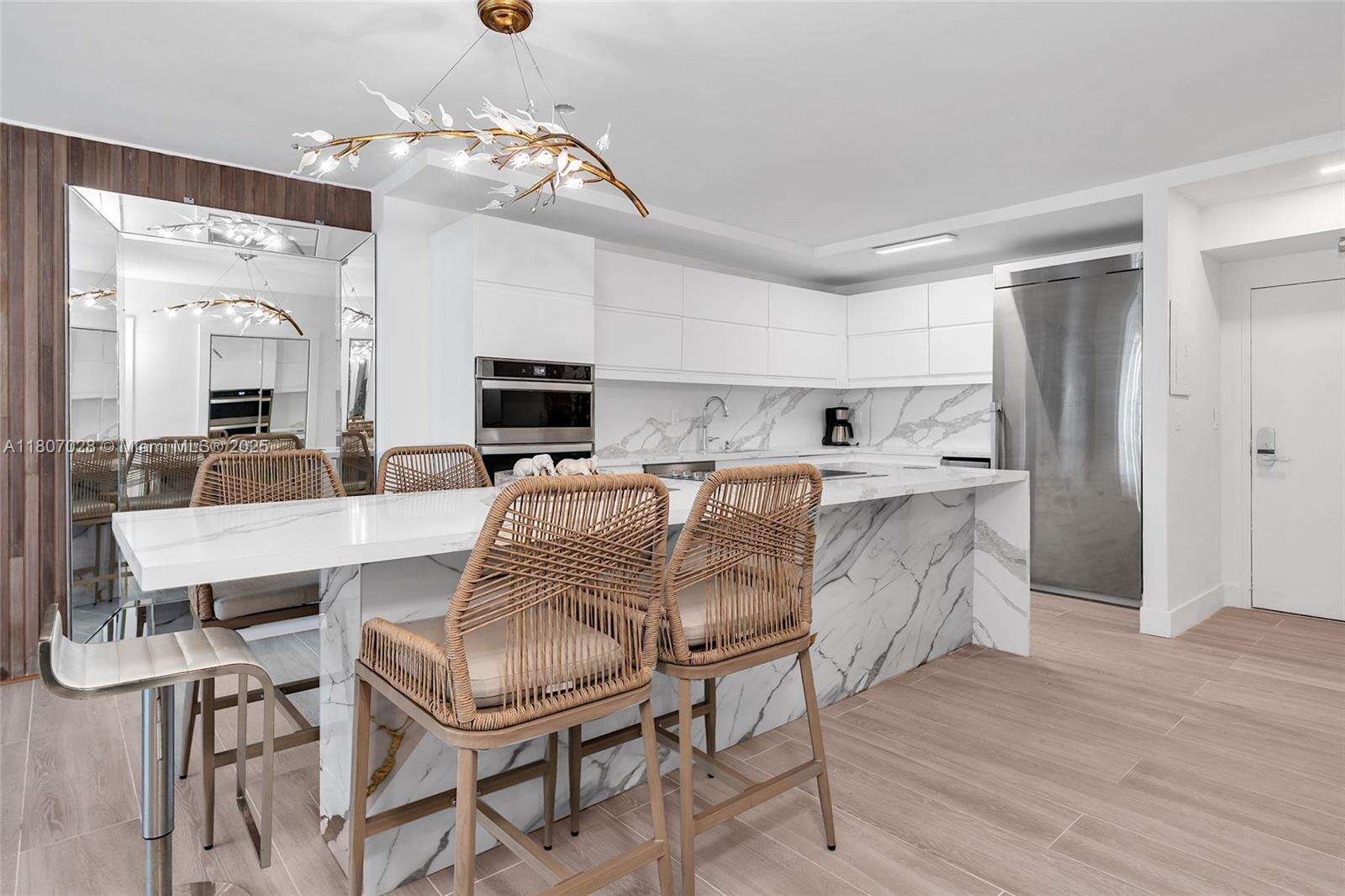 Roney Palace Unit #1019 | Picture 7