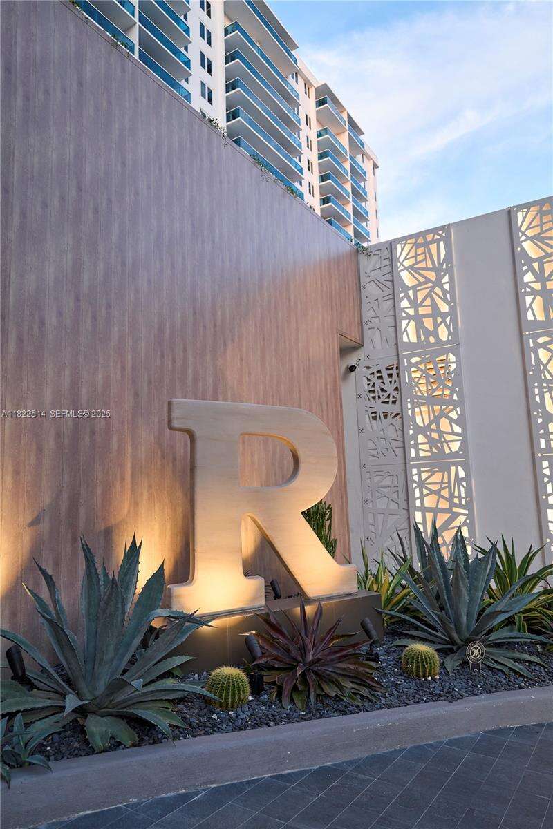 Roney Palace Unit #329 | Picture 24