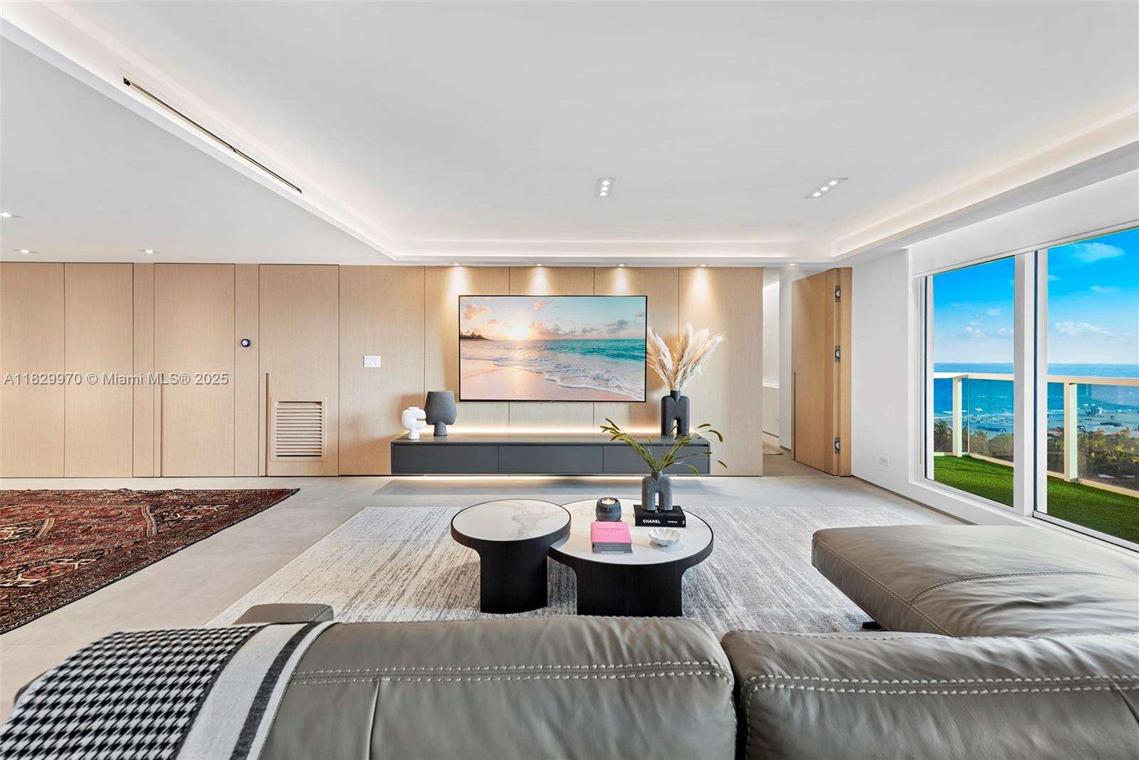 Roney Palace For Sale | Unit #1004/1003