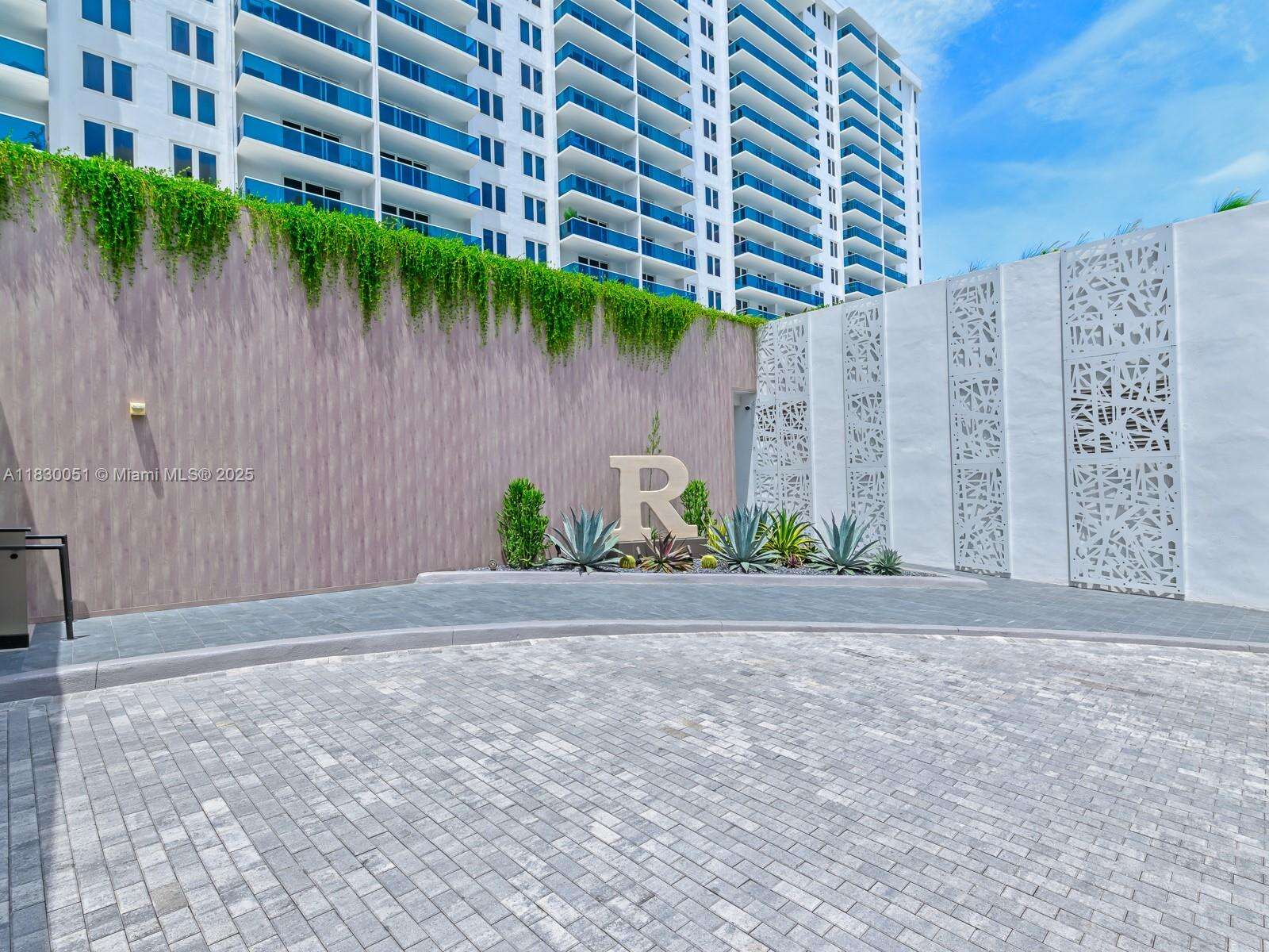 Roney Palace Unit #1631 | Picture 2