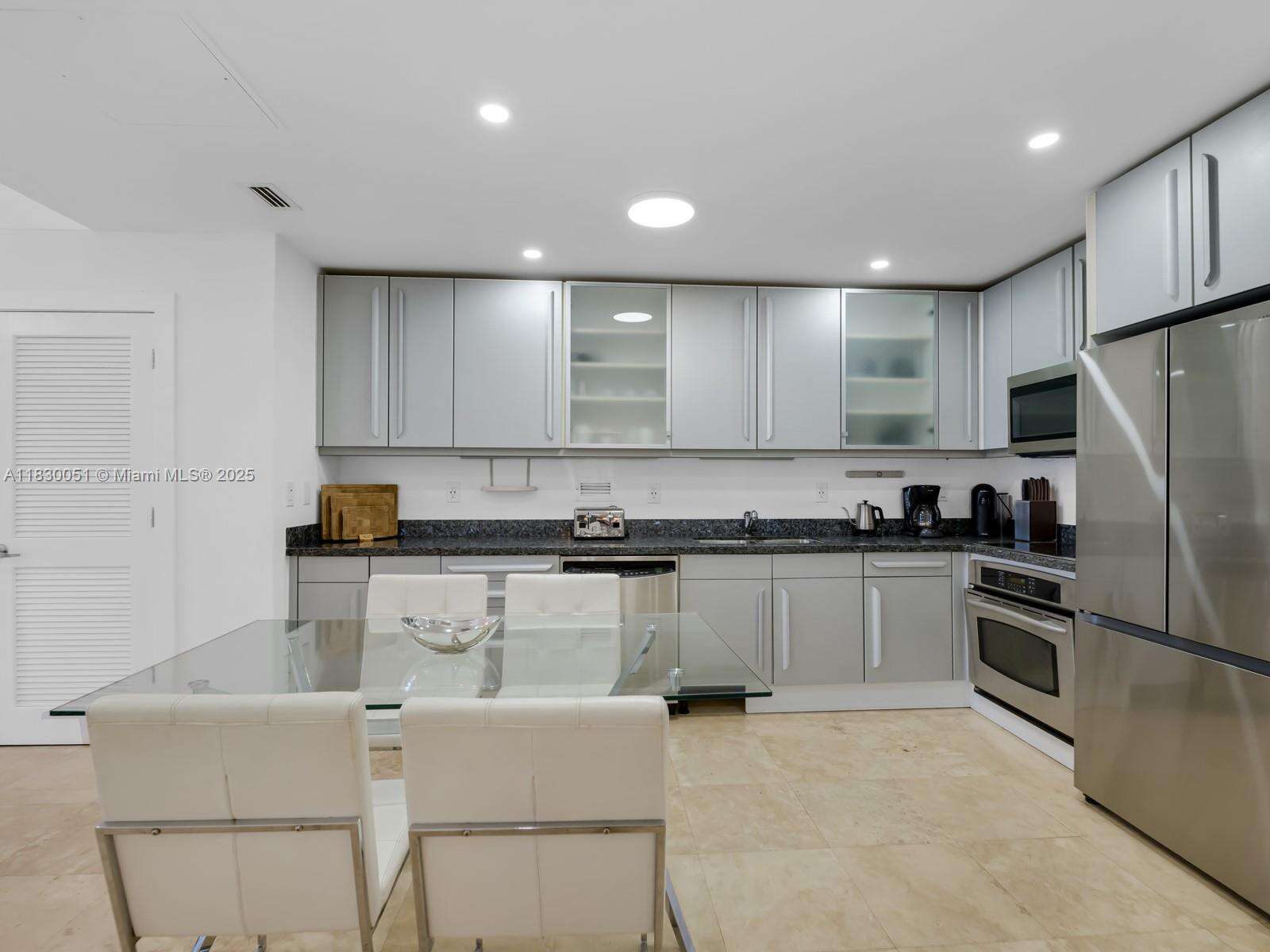 Roney Palace Unit #1631 | Picture 14