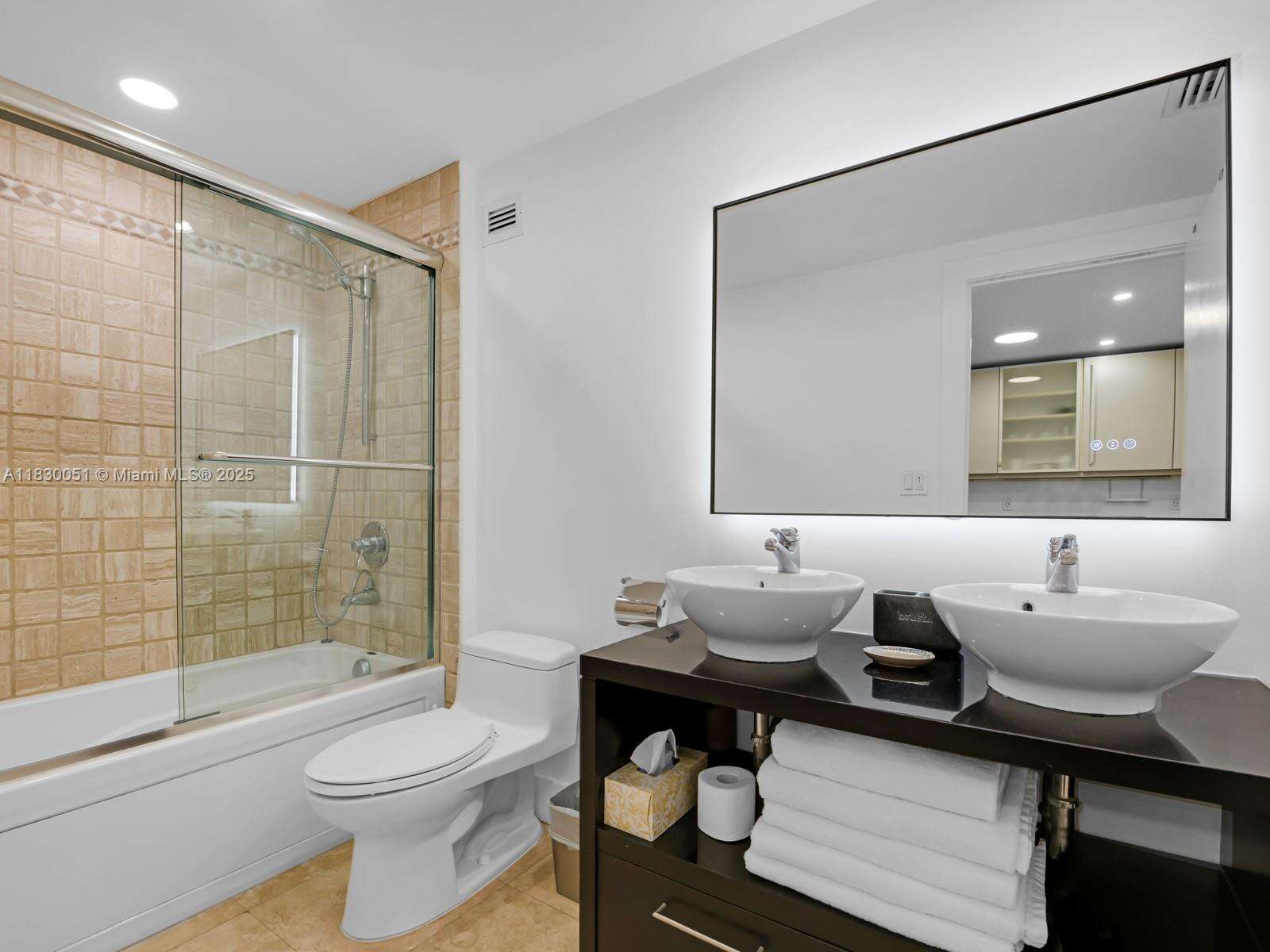 Roney Palace Unit #1631 | Picture 15