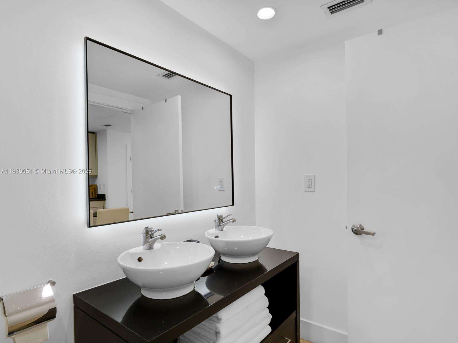 Roney Palace Unit #1631 | Picture 17