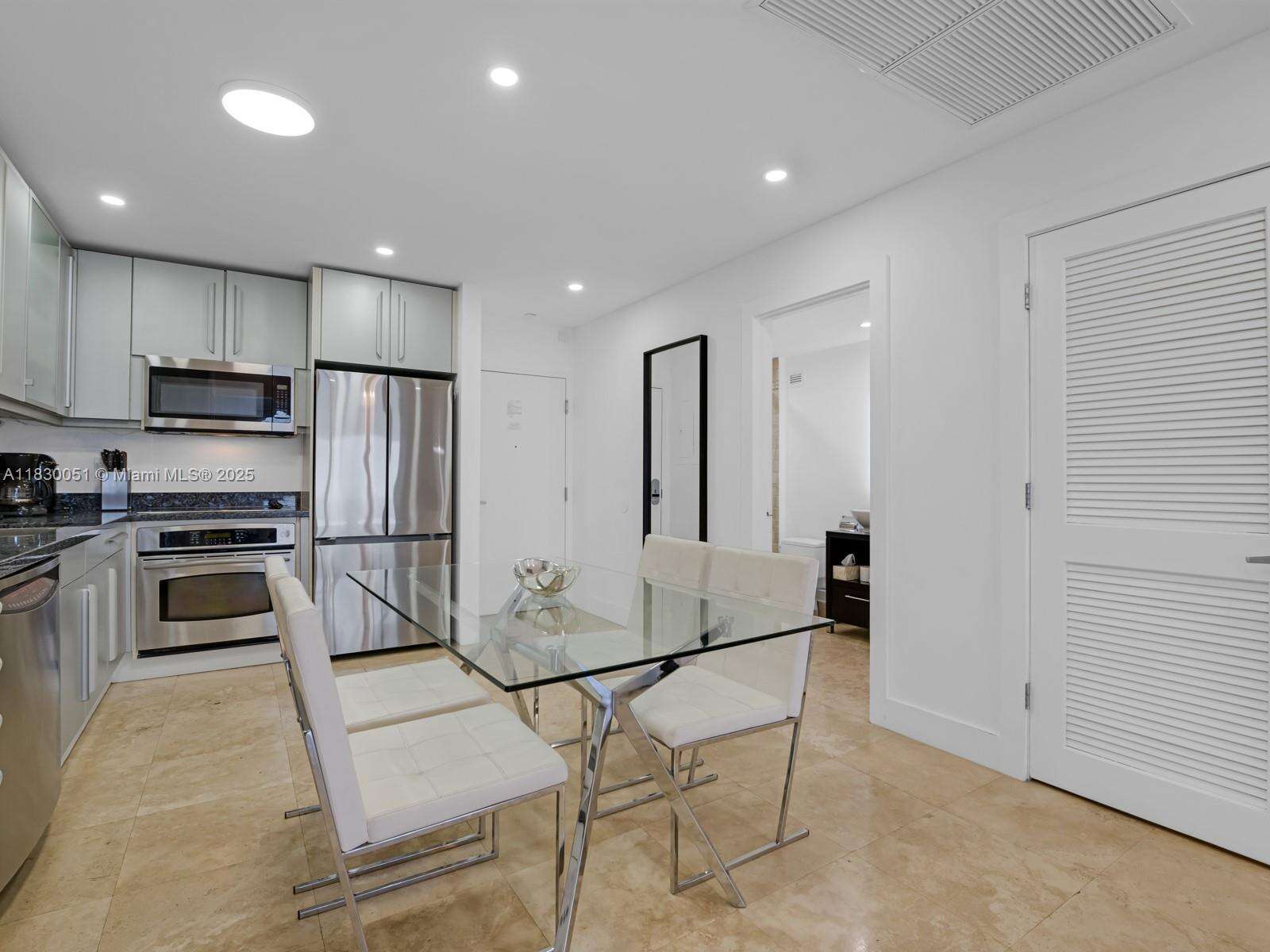 Roney Palace Unit #1631 | Picture 19