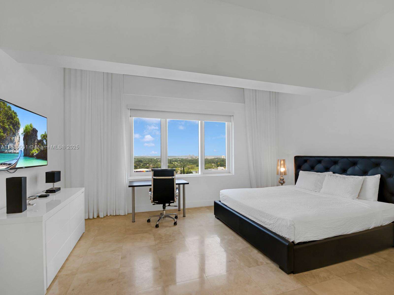 Roney Palace Unit #1631 | Picture 21