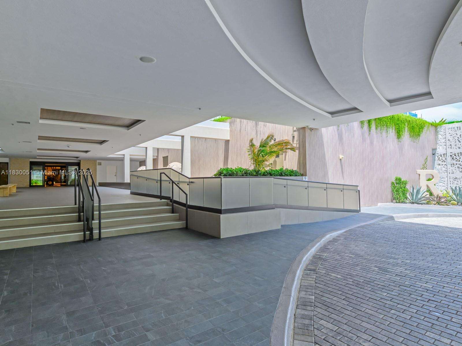 Roney Palace Unit #1631 | Picture 4