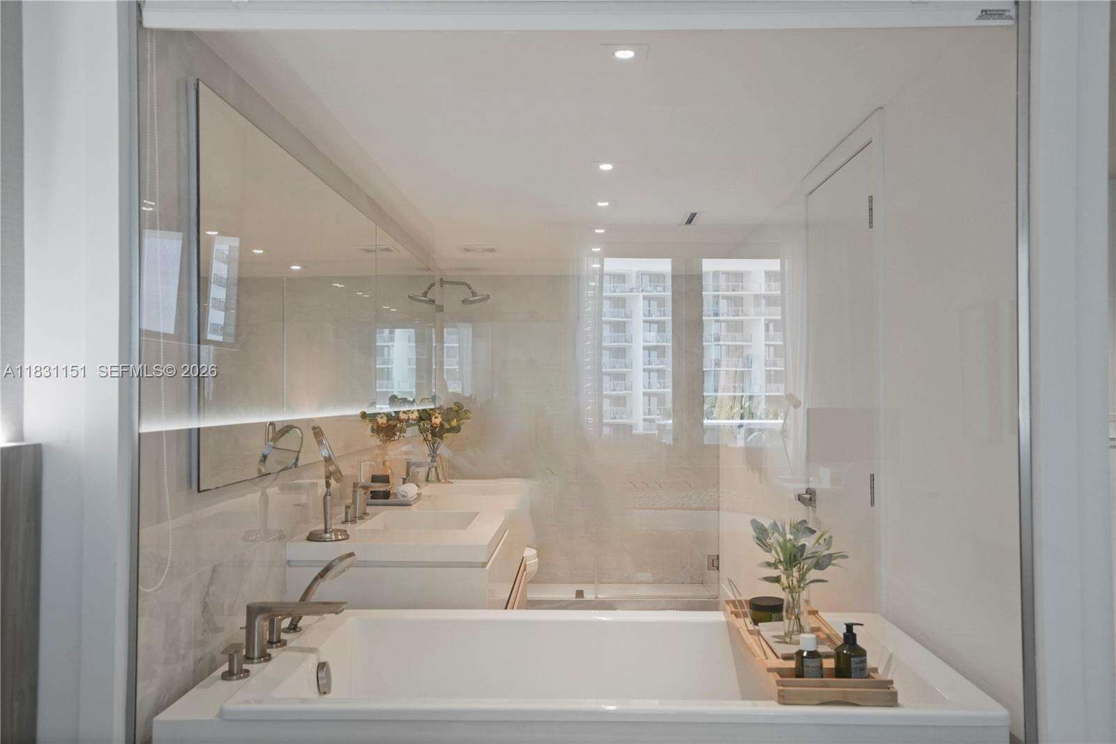 Roney Palace Unit #407 | Picture 38