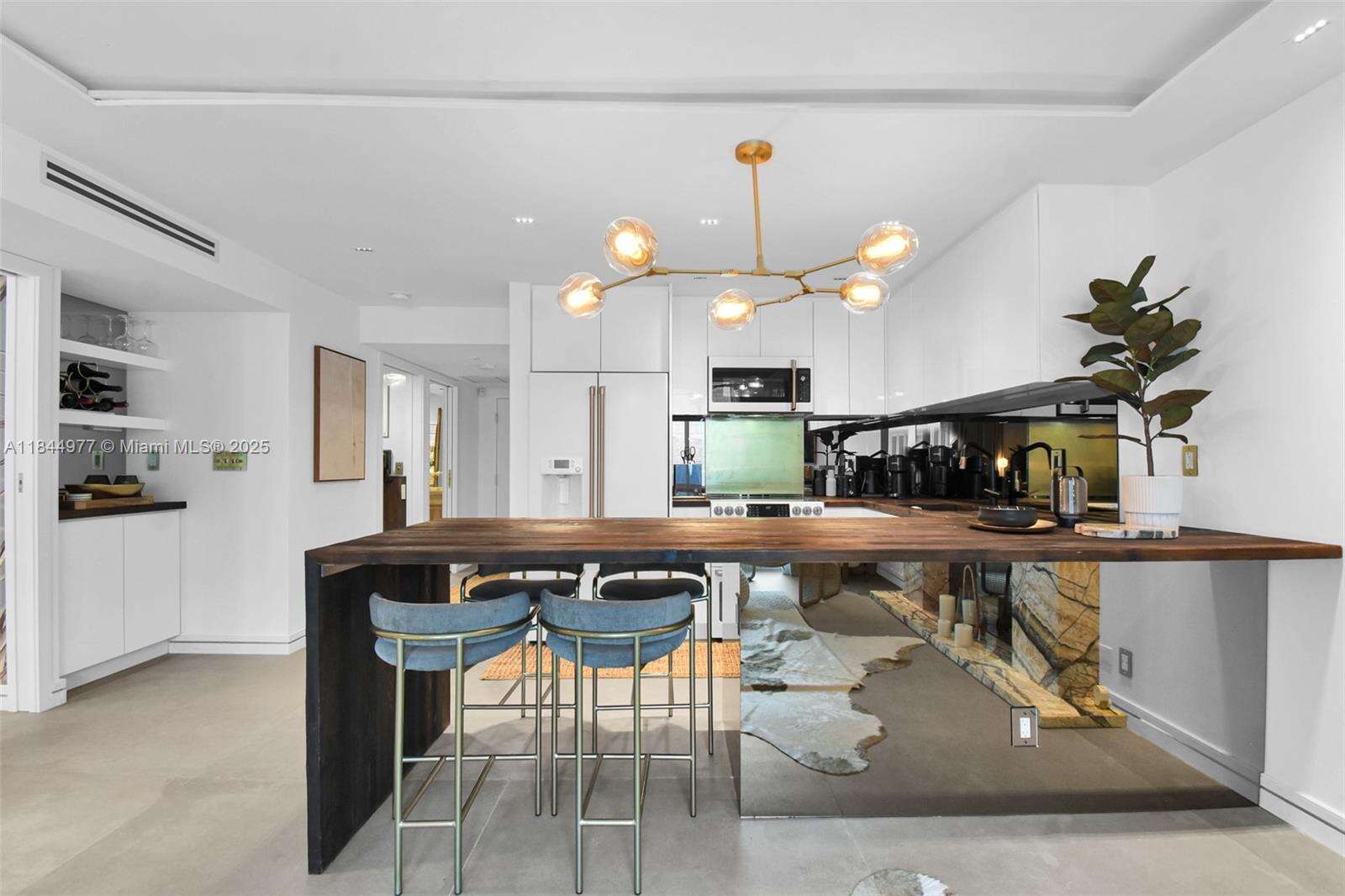 Roney Palace Unit #1201 | Picture 12